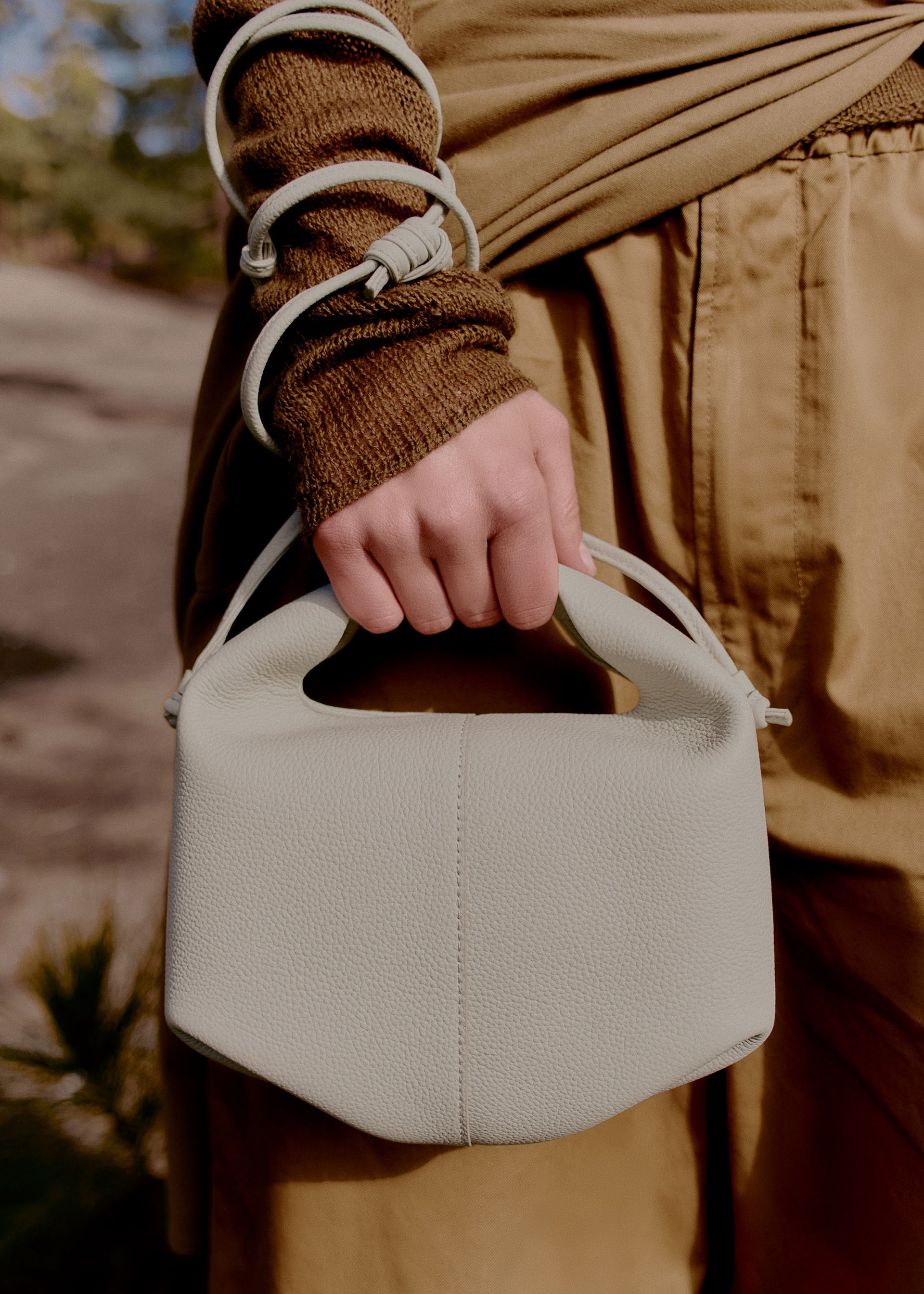 Béri - Textured Chalk