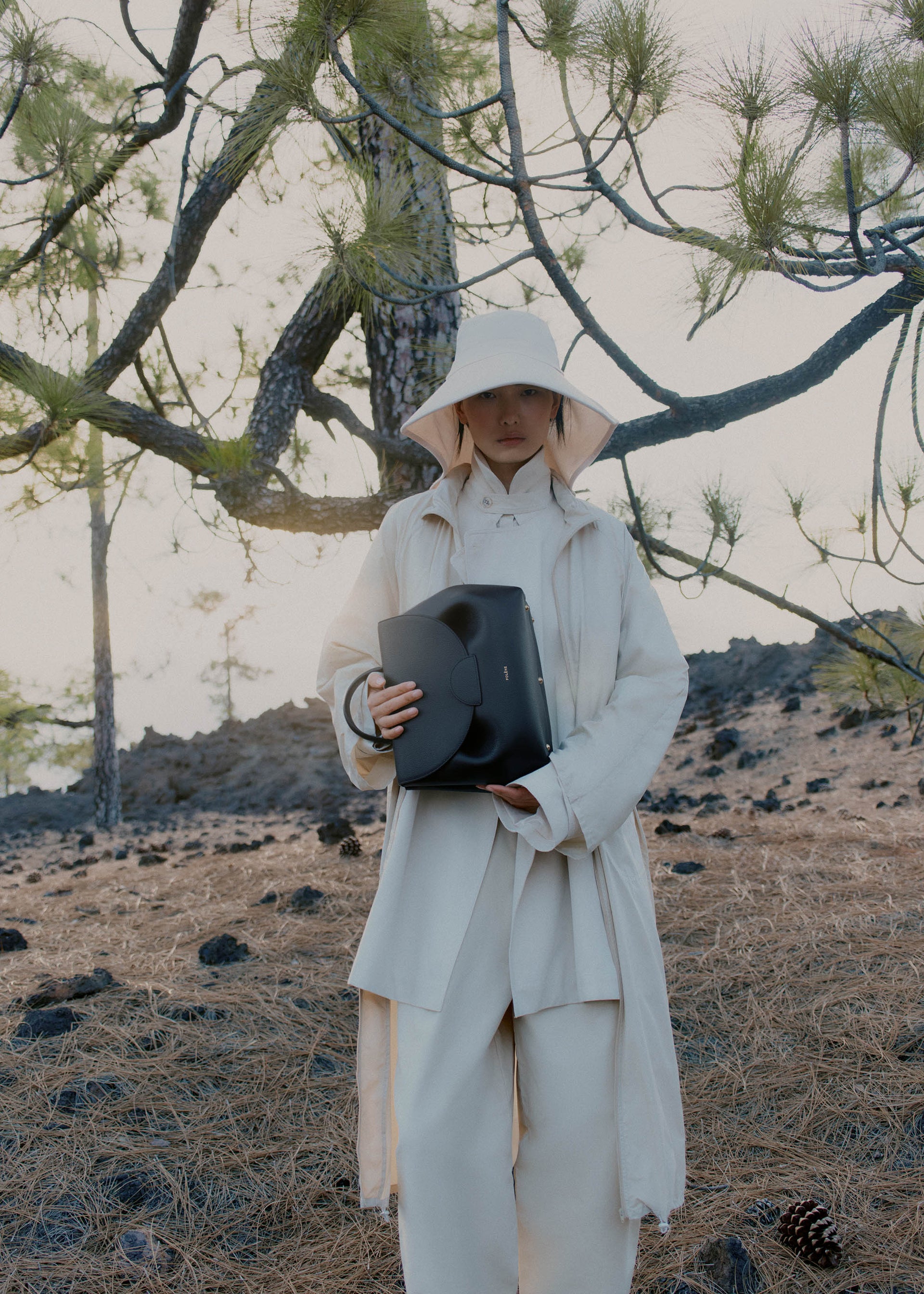 Numéro Un - Textured Black