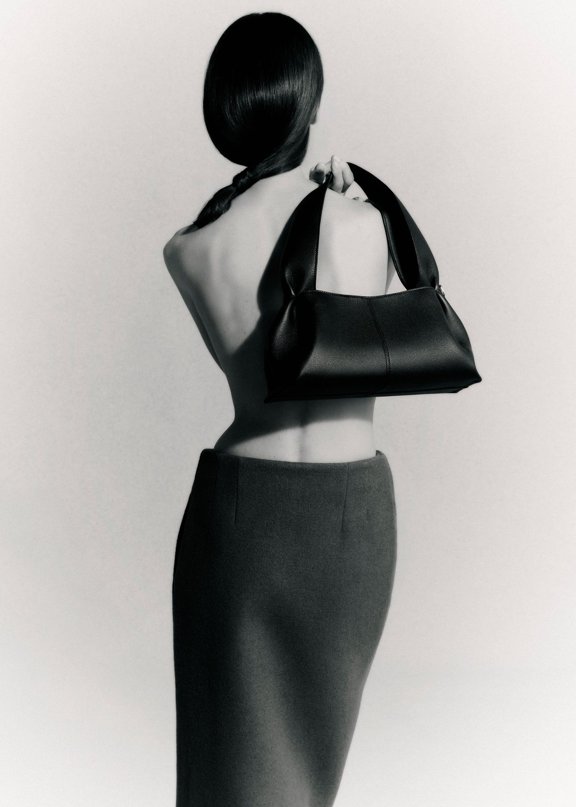 Numéro Neuf East West - Textured Black