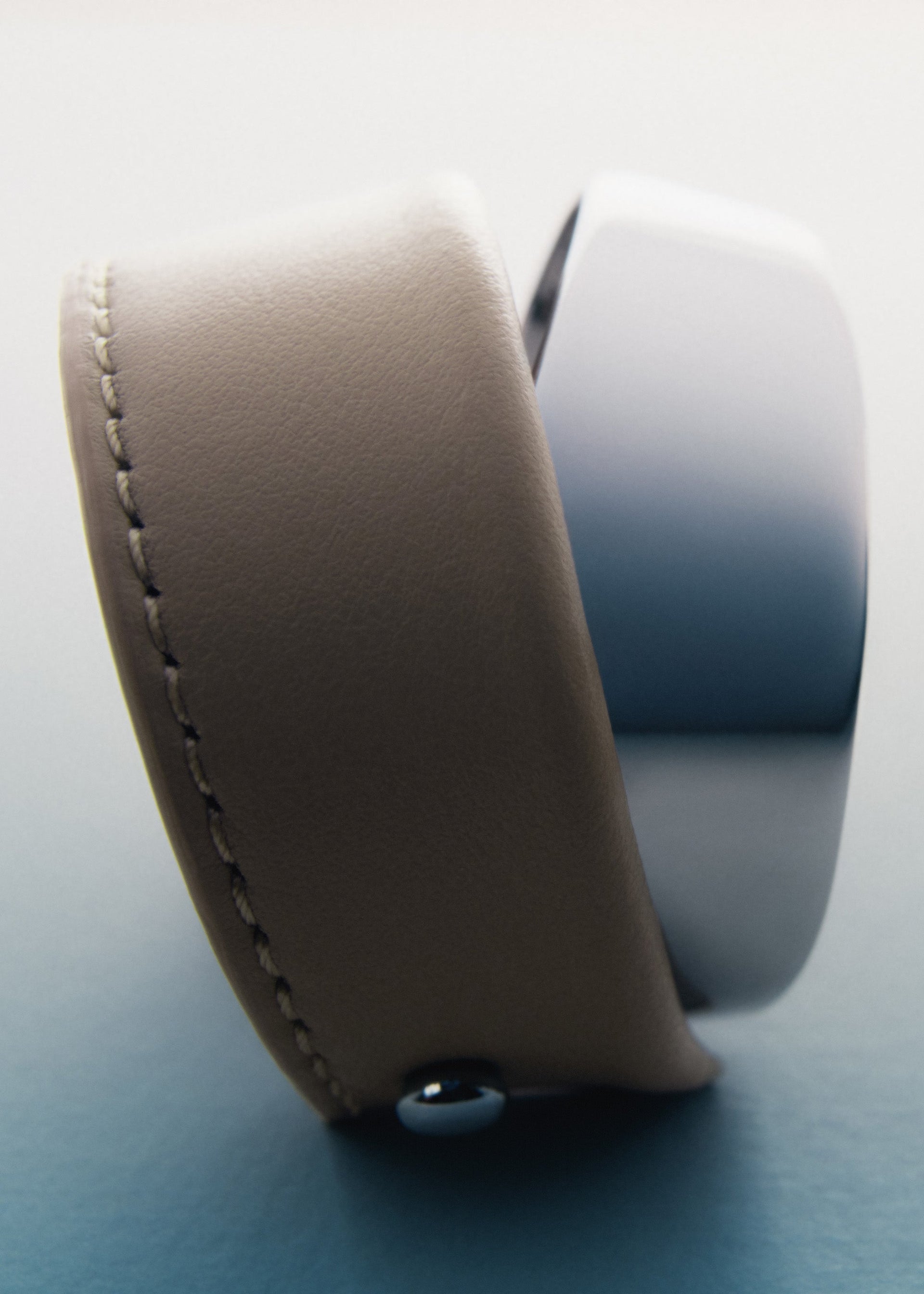 Ormé Cuff - Silver in rhodium with Taupe Leather