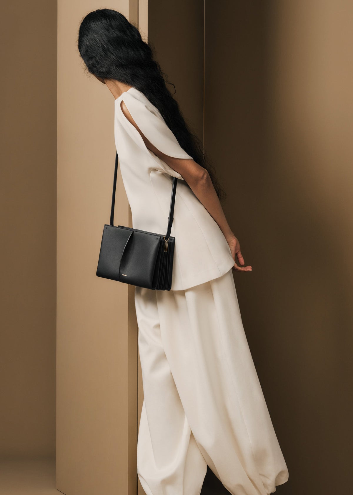 Boky - Textured Black