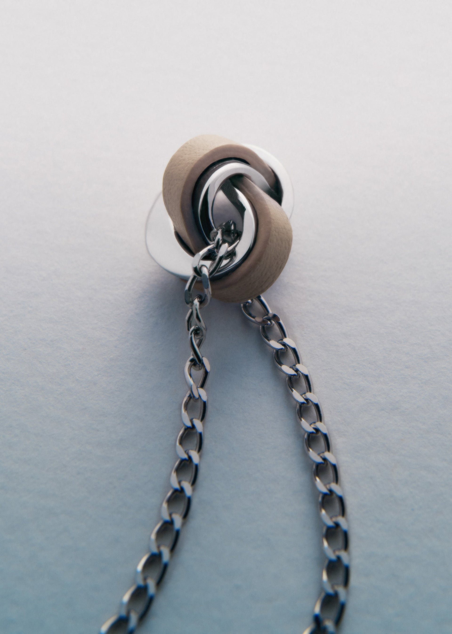 Ormé Necklace - Silver in rhodium with Taupe Leather