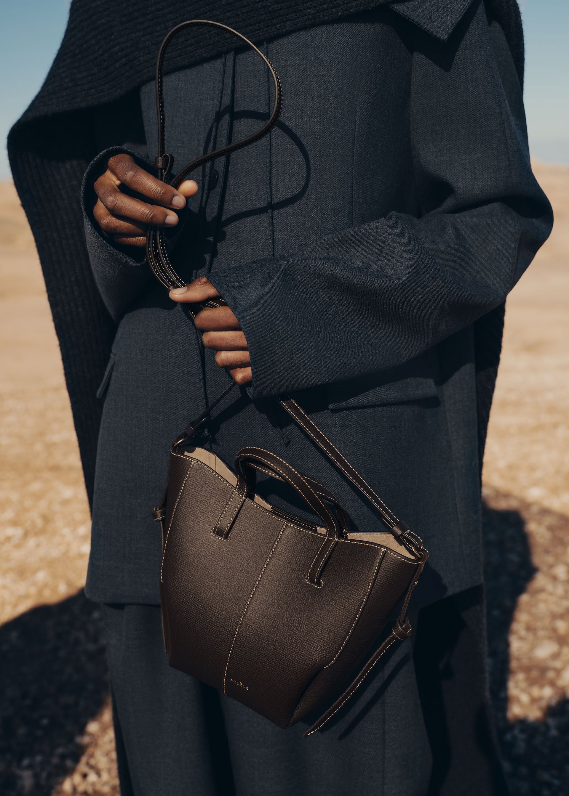 Cyme Tote Nano - Textured Ebony